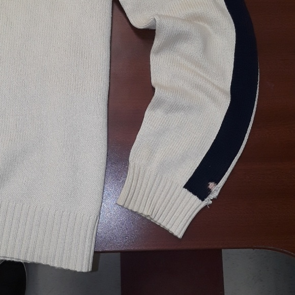 ๐ Polo Sweater - Picture 5 of 5